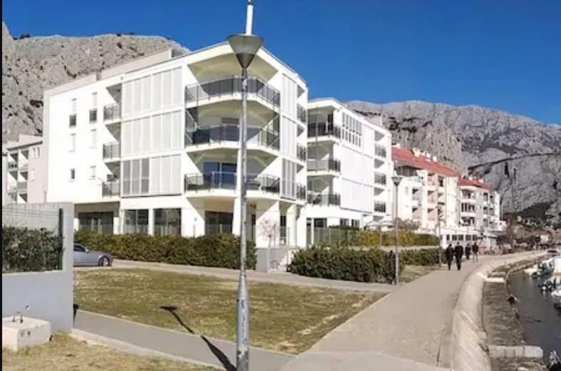 Granny Mira Apartment Omis Ngoại thất bức ảnh