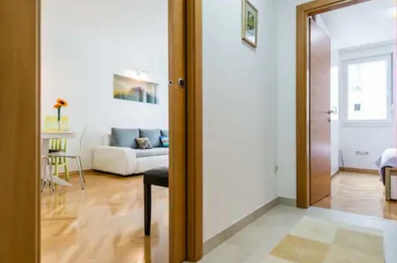 Granny Mira Apartment Omis Ngoại thất bức ảnh